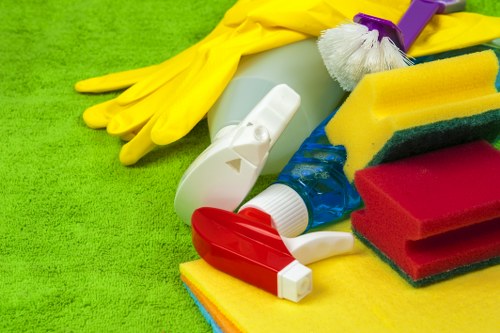 Final cleaning of a Shepherds Bush property before move out