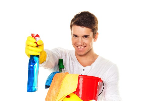 Detailed move out cleaning in a Shepherds Bush bathroom